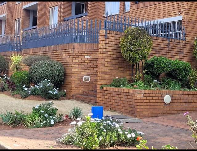 2 BEDROOM PROPERTY TO RENT IN MALVERN EAST